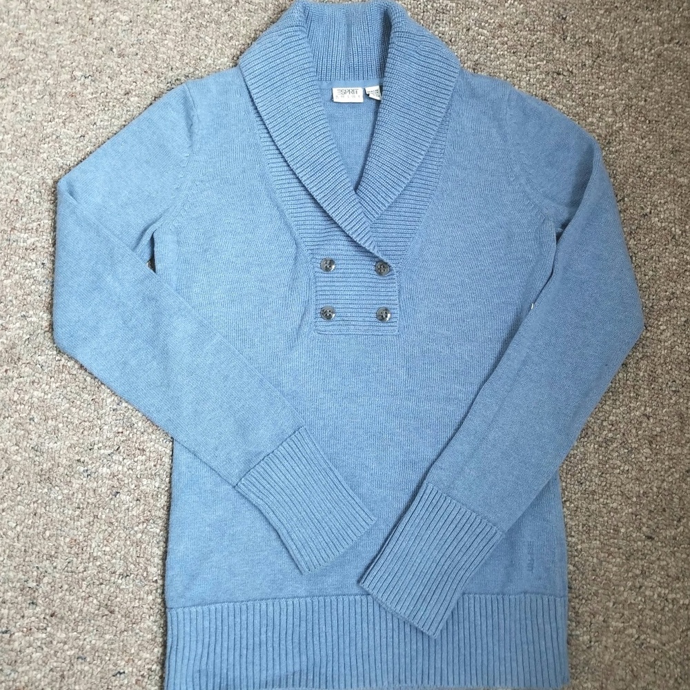 A beautiful Esprit blue knit sweater